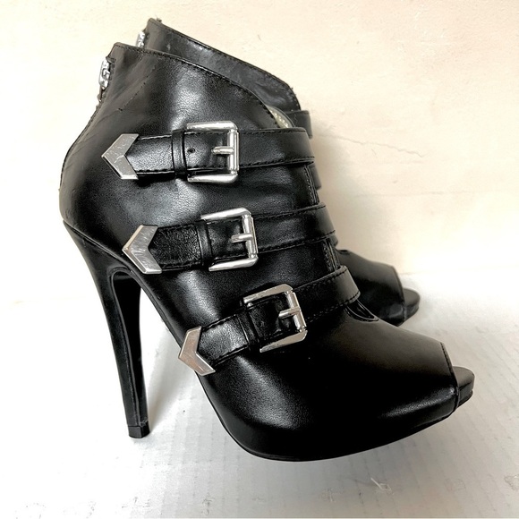 GUESS WgStella2 Y2K black leather buckle heeled booties size 5.5 - Picture 1 of 9